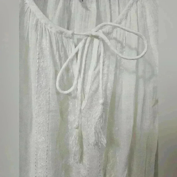 EUC! White tie front long sleeve blouse! - Picture 4 of 6